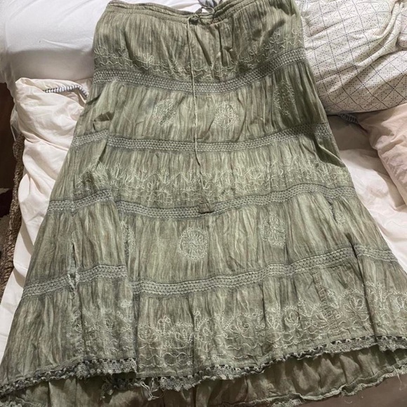 Green cottage core skirt - Picture 3 of 4